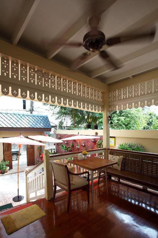 Albergue Baan Dinso Bangkok Exterior foto